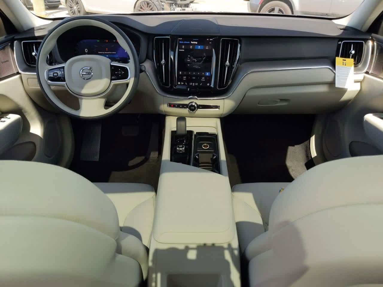 Thumbnail: 2025 Volvo XC60 - 13