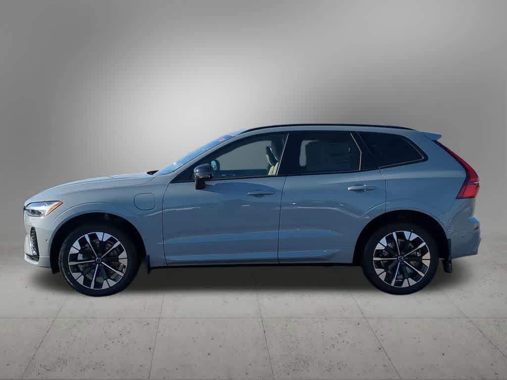 Thumbnail: 2026 Volvo XC60 - 3
