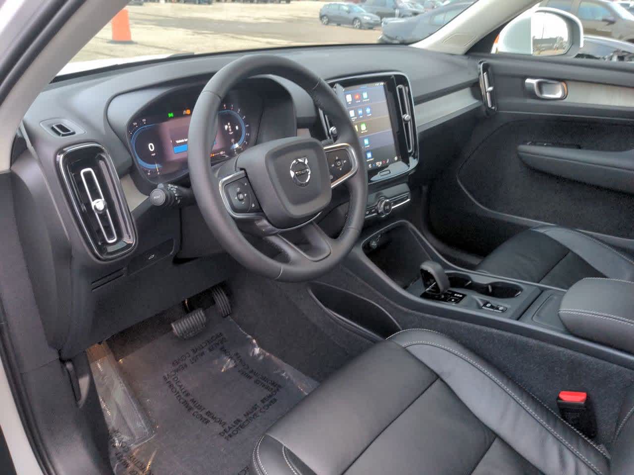 Used 2024 Volvo XC40 Core with VIN YV4L12UK3R2215713 for sale in Troy, MI