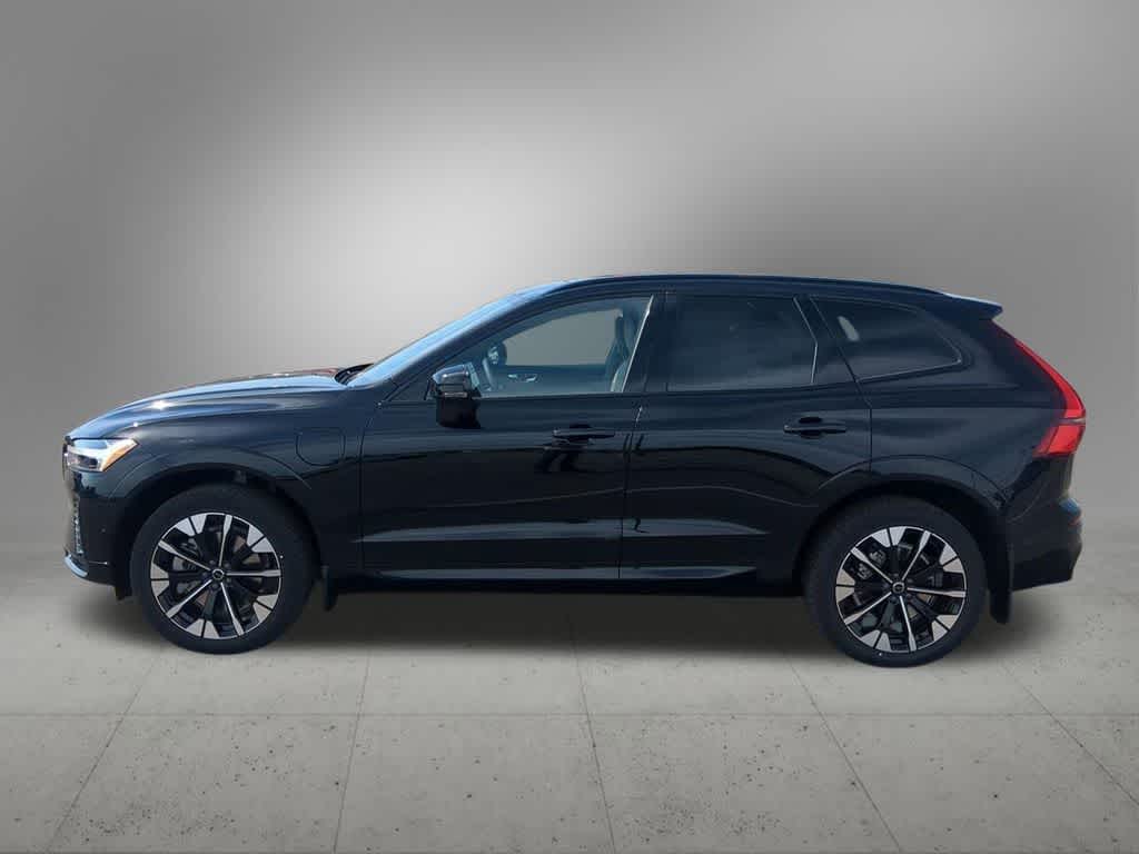Thumbnail: 2026 Volvo XC60 - 3