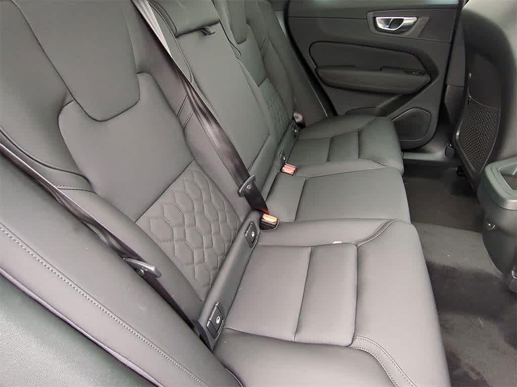 Thumbnail: 2026 Volvo XC60 - 20