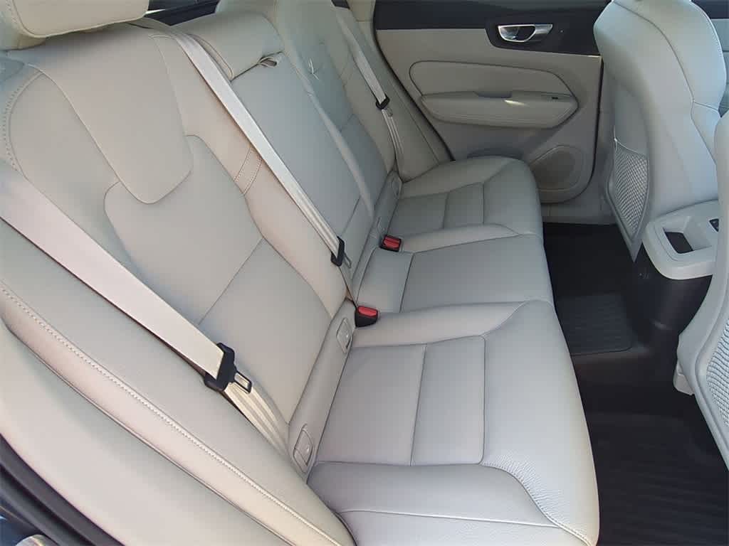 Thumbnail: 2025 Volvo XC60 - 19