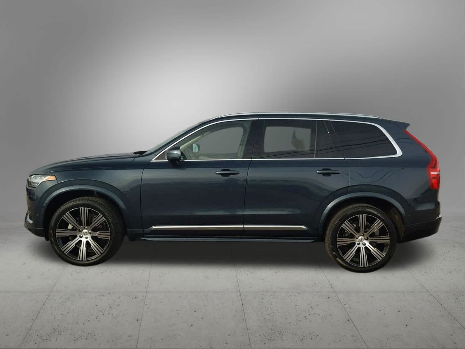 2025 Volvo XC90 Plus AWD photo 3