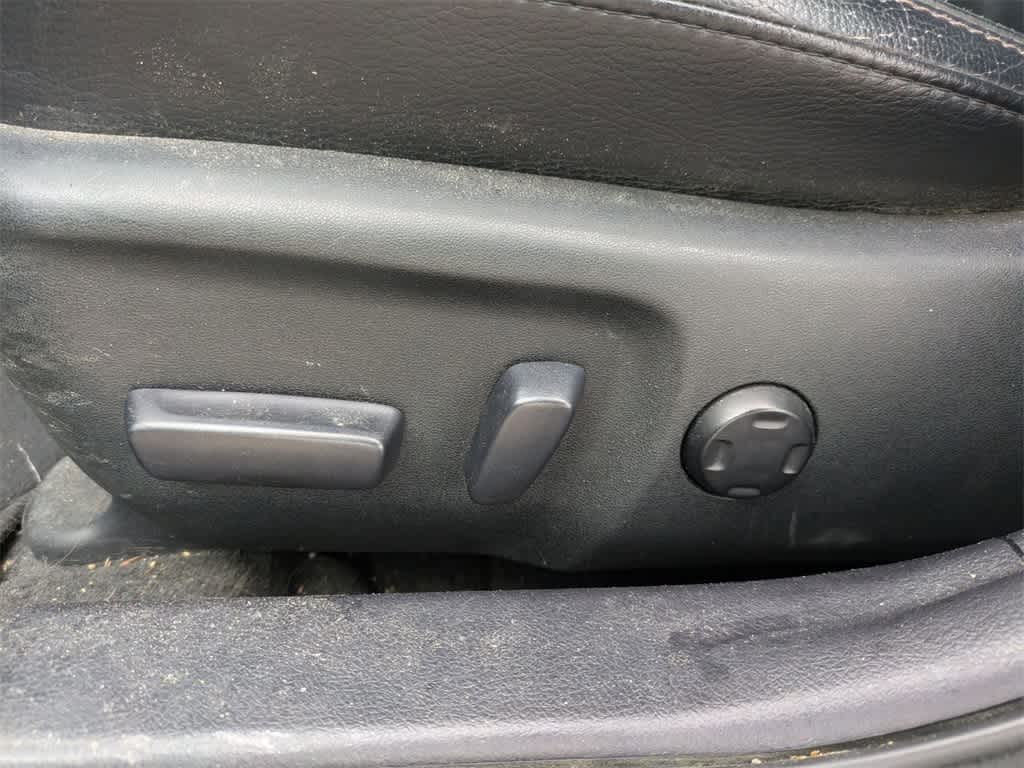 Thumbnail: 2013 Toyota Avalon - 16