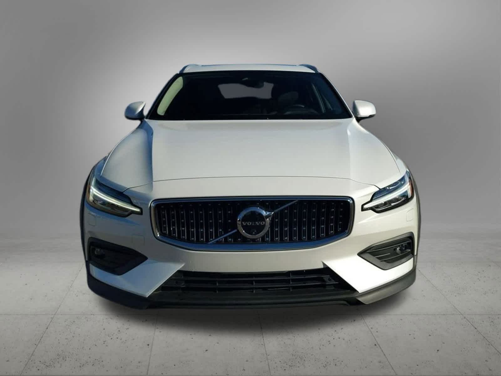 Thumbnail: 2025 Volvo S60 - 9
