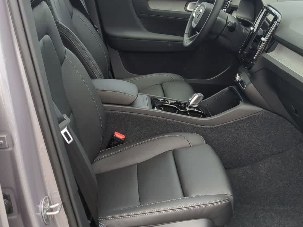 Thumbnail: 2026 Volvo XC40 - 20