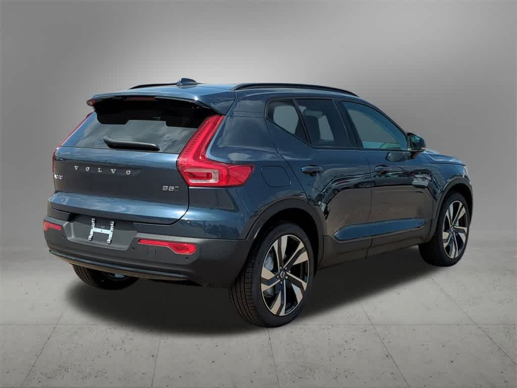 Thumbnail: 2026 Volvo XC40 - 6
