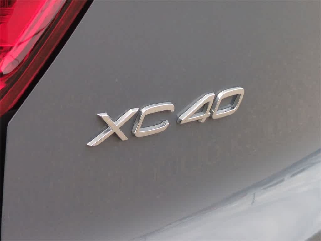 Thumbnail: 2023 Volvo XC40 - 5