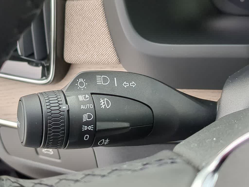 Thumbnail: 2026 Volvo XC90 - 27