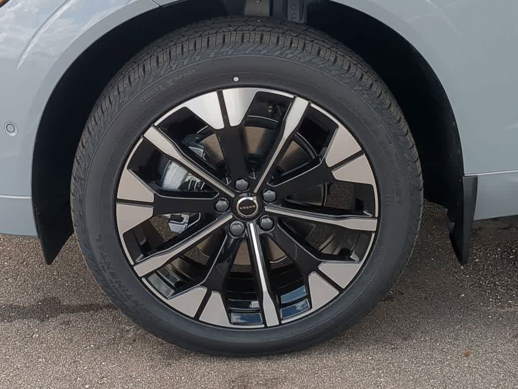Thumbnail: 2026 Volvo XC60 - 13