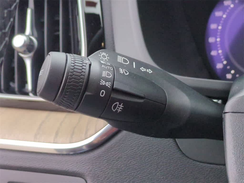 Thumbnail: 2026 Volvo XC60 - 27