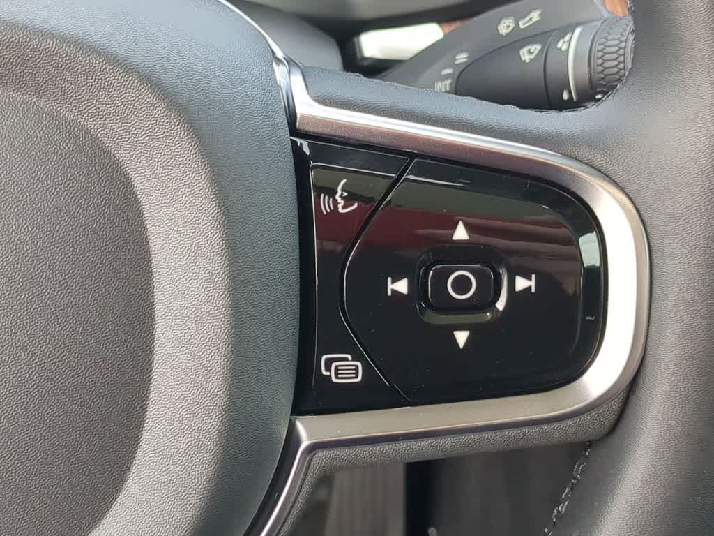 Thumbnail: 2023 Volvo S60 - 23