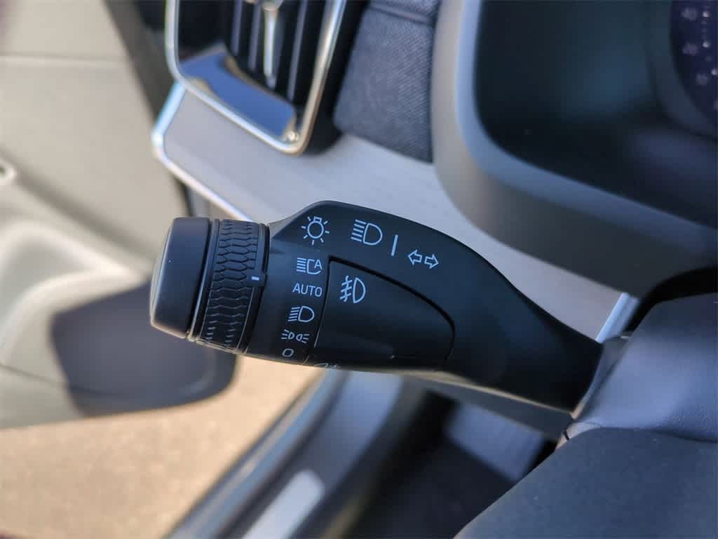 Thumbnail: 2026 Volvo XC90 - 19