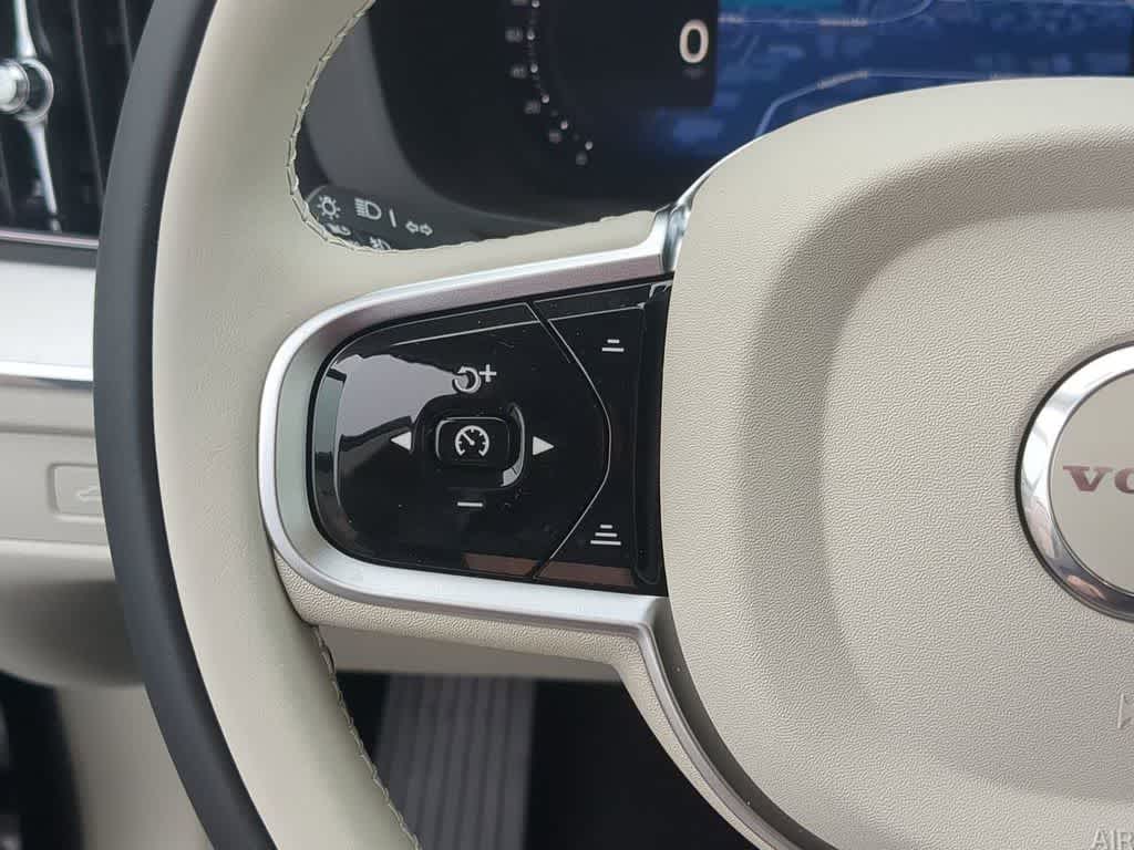 Thumbnail: 2026 Volvo XC60 - 22