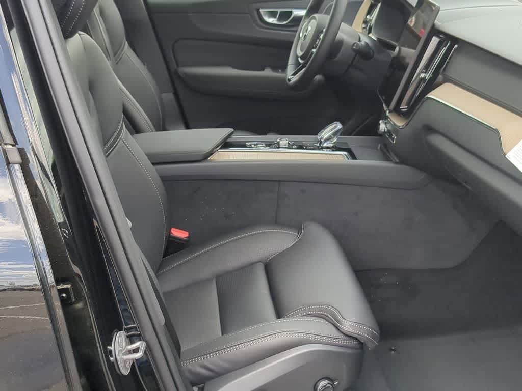 Thumbnail: 2026 Volvo XC60 - 20