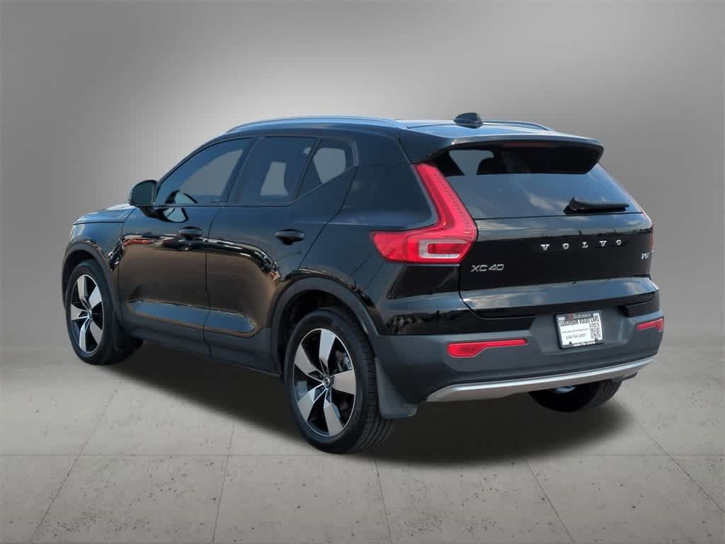 Thumbnail: 2021 Volvo XC40 - 4