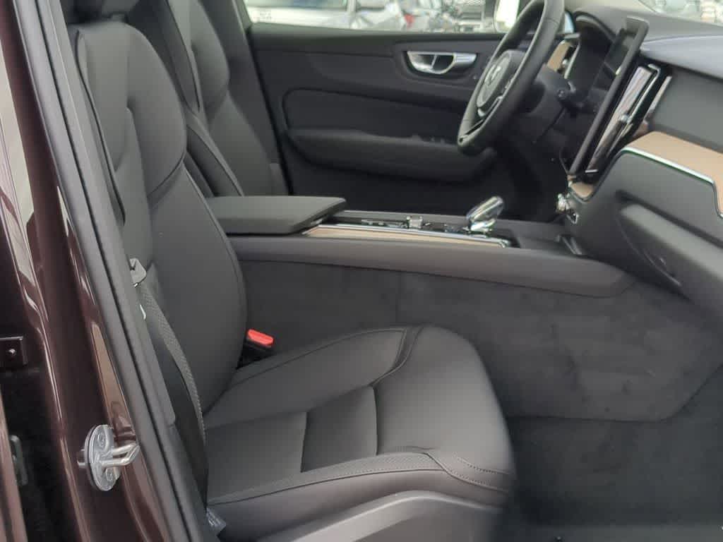 Thumbnail: 2026 Volvo XC60 - 20