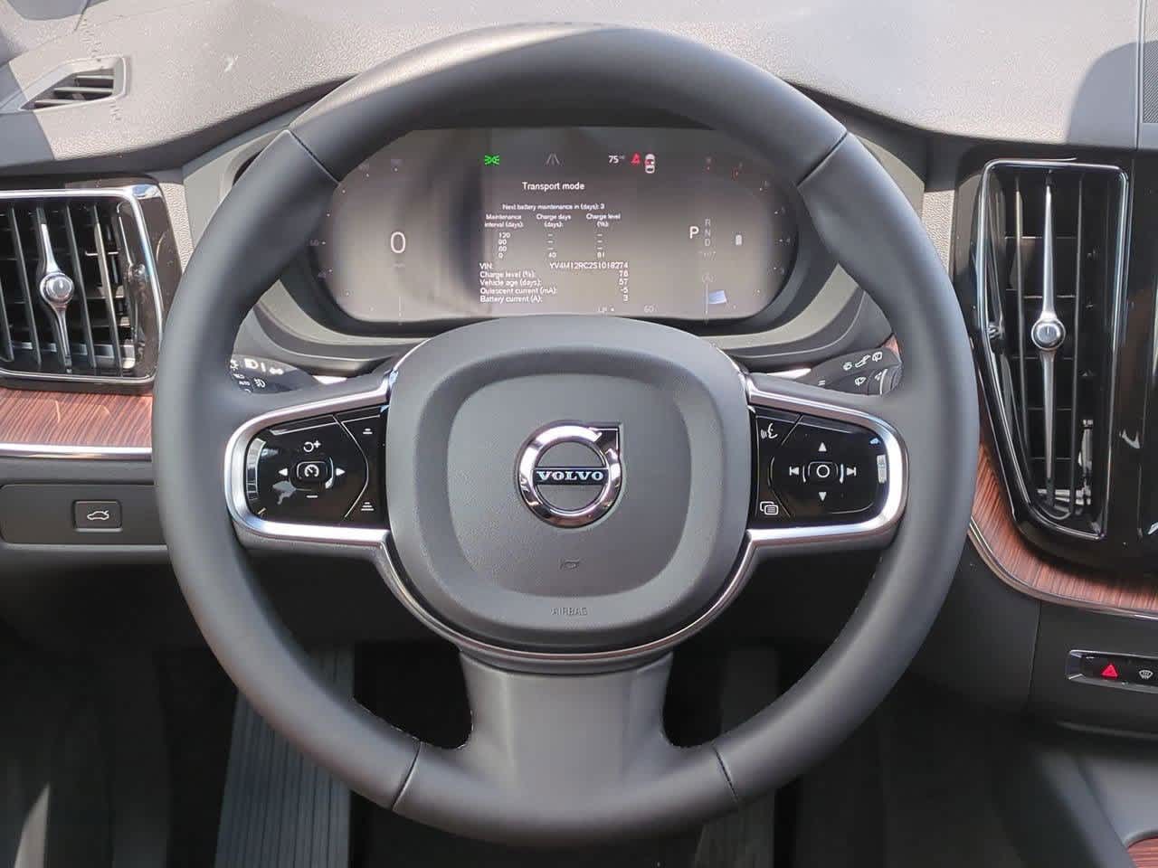 Thumbnail: 2025 Volvo XC60 - 23