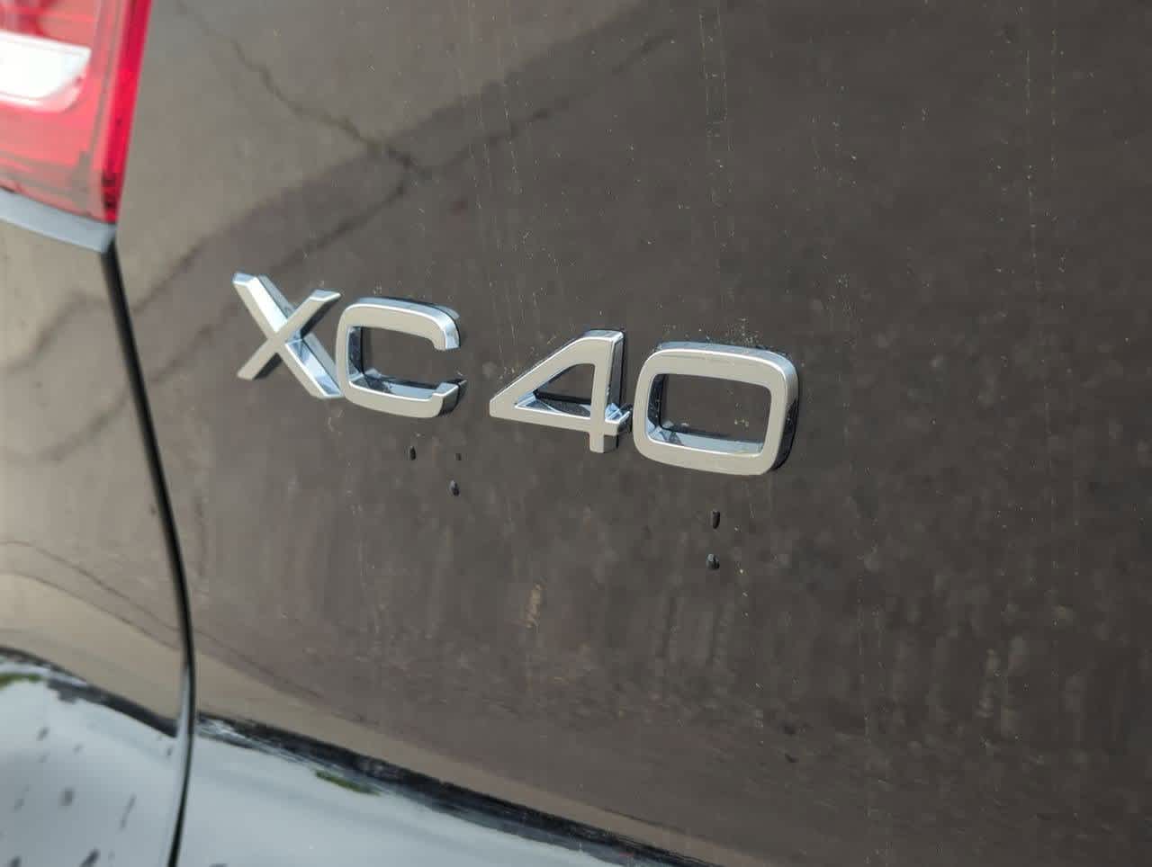 Thumbnail: 2025 Volvo XC40 - 12