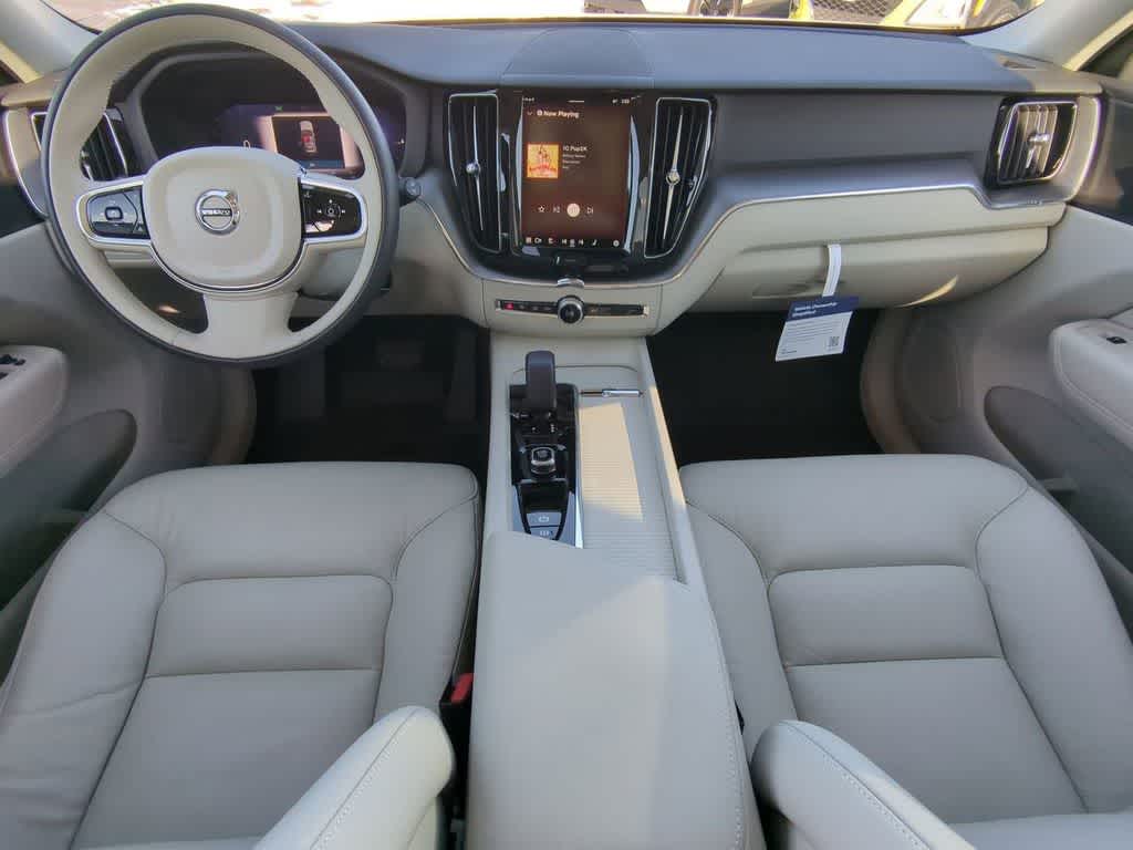 Thumbnail: 2025 Volvo XC60 - 14