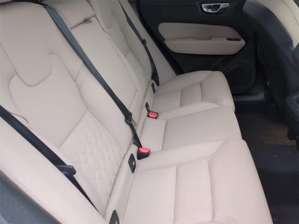 Thumbnail: 2026 Volvo XC60 - 20