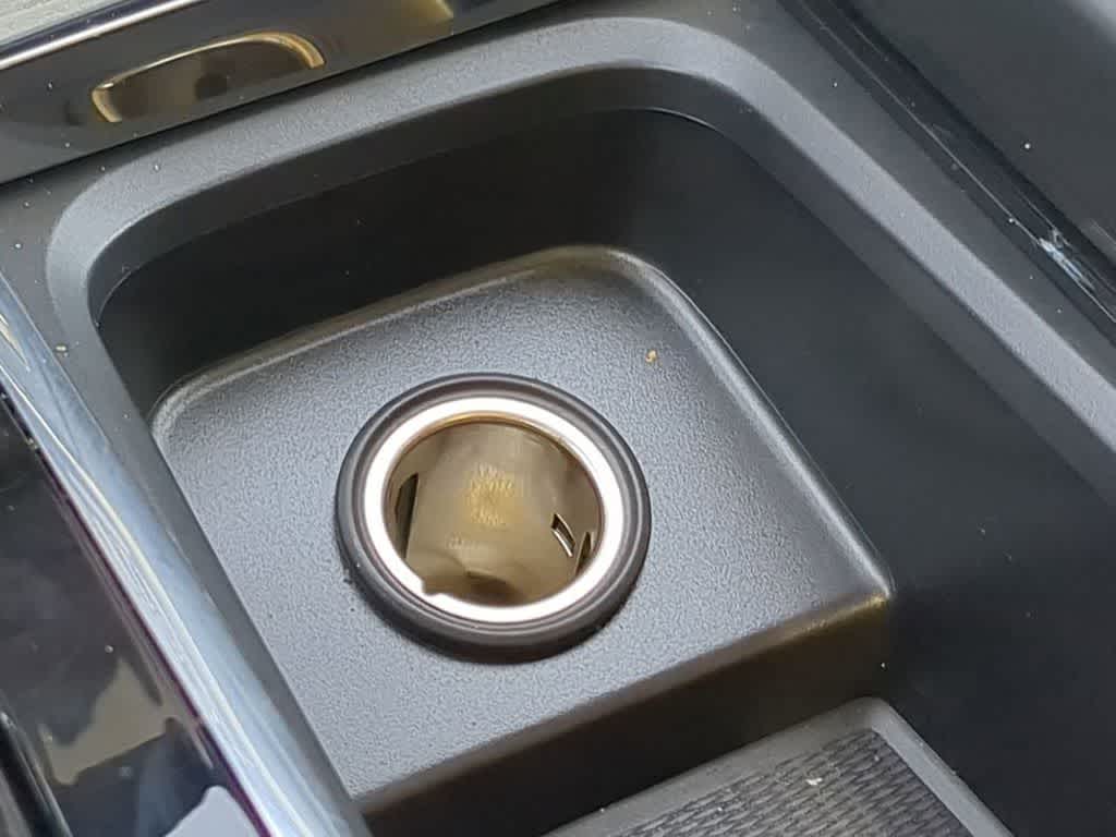 Thumbnail: 2025 Volvo XC60 - 30