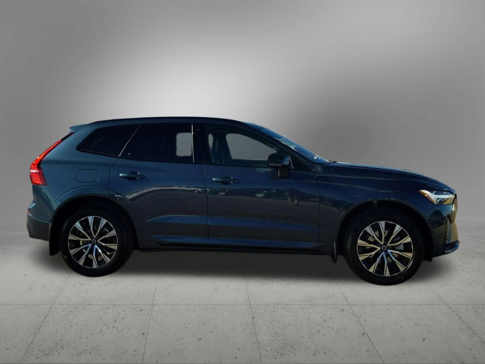 Thumbnail: 2025 Volvo XC60 - 7