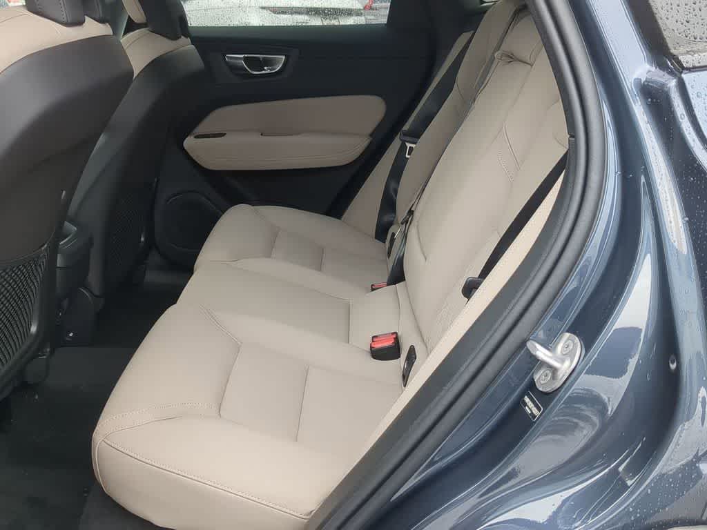 Thumbnail: 2026 Volvo XC60 - 18