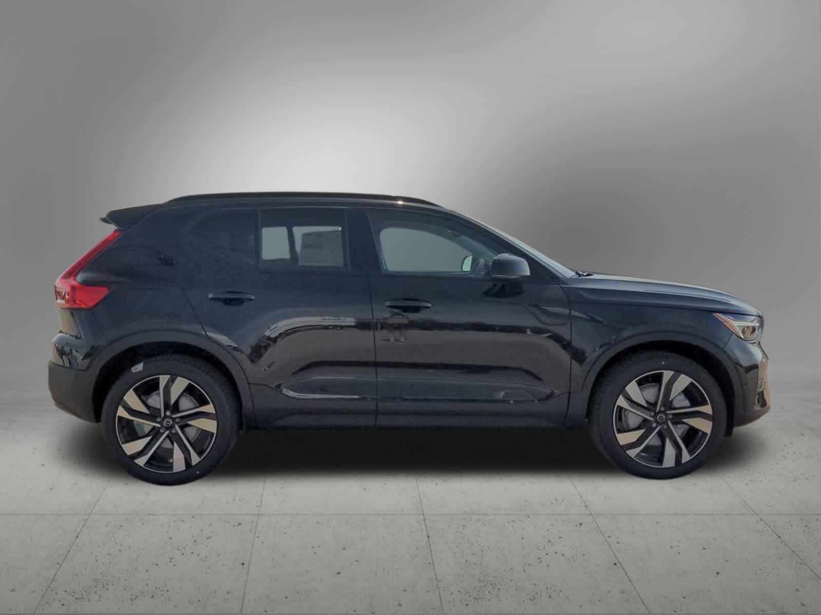 2024 Volvo XC40 B5 Ultimate 7