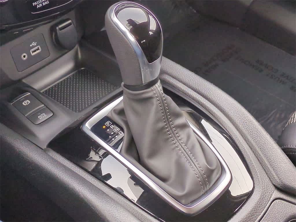 Thumbnail: 2022 Nissan Rogue Sport - 30