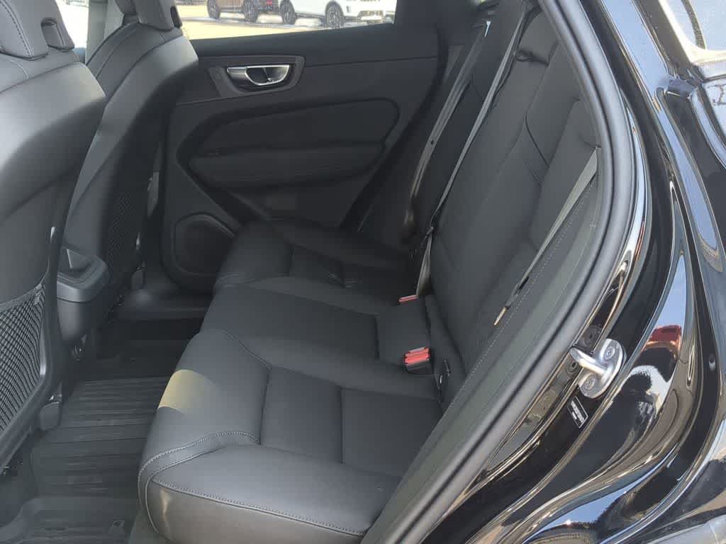 Thumbnail: 2026 Volvo XC60 - 18