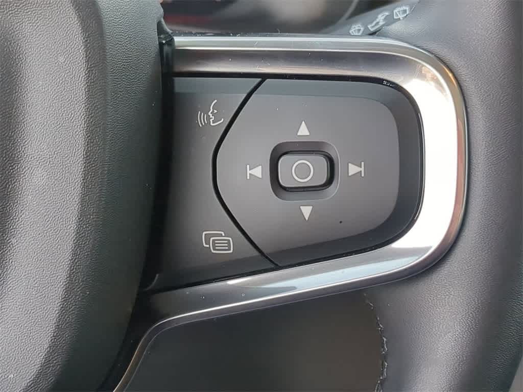 Thumbnail: 2026 Volvo XC40 - 23