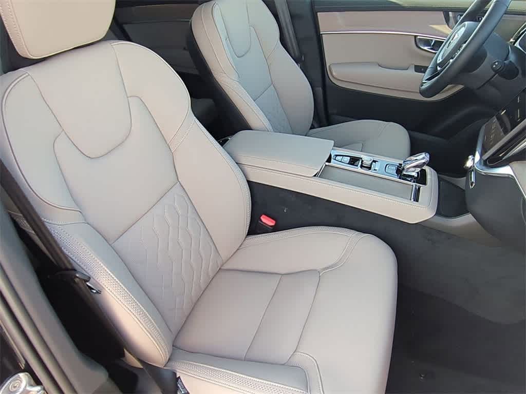 Thumbnail: 2026 Volvo XC90 - 21