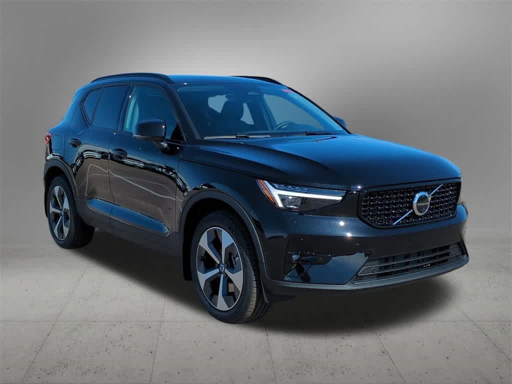 Thumbnail: 2026 Volvo XC40 - 8