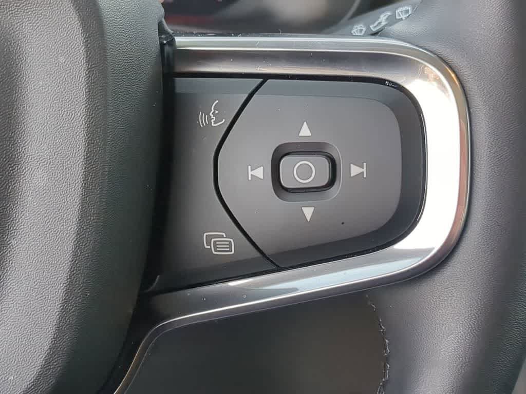 Thumbnail: 2026 Volvo XC40 - 23