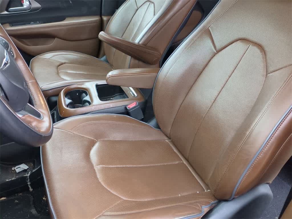 Thumbnail: 2017 Chrysler Pacifica - 15