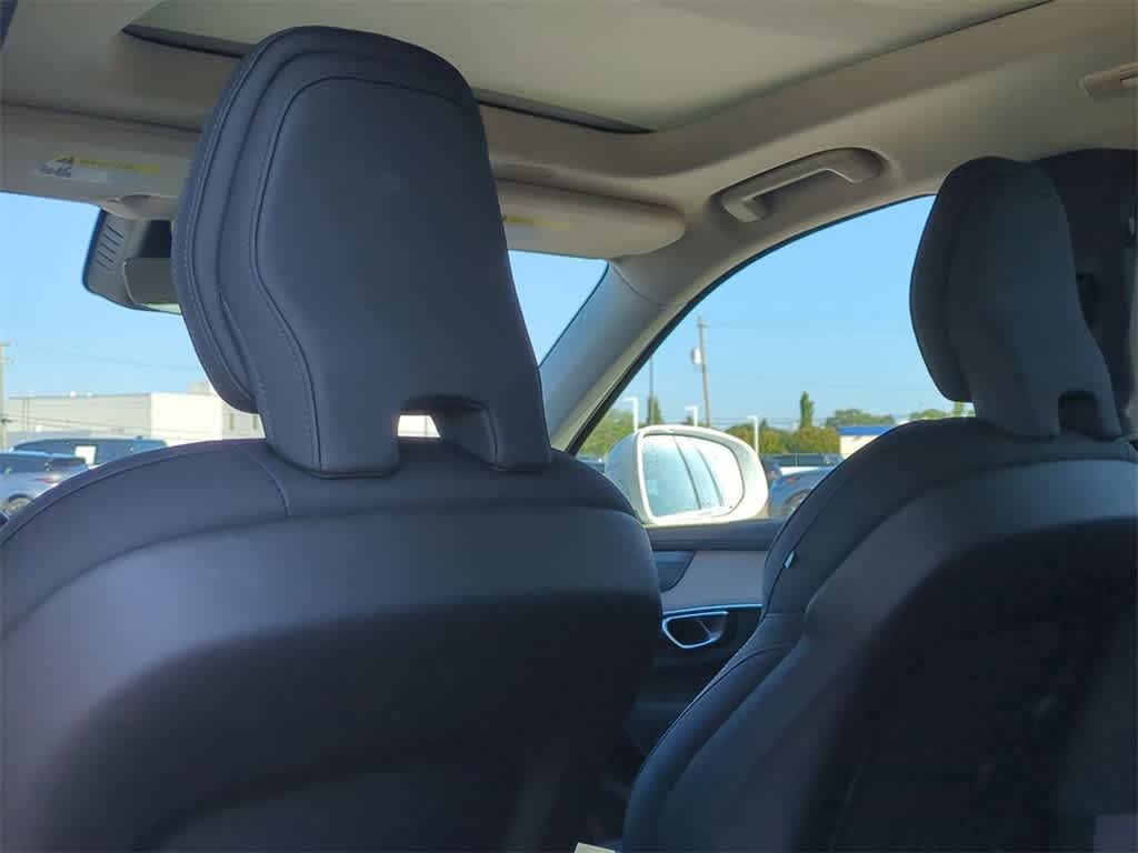 Thumbnail: 2025 Volvo XC90 - 16