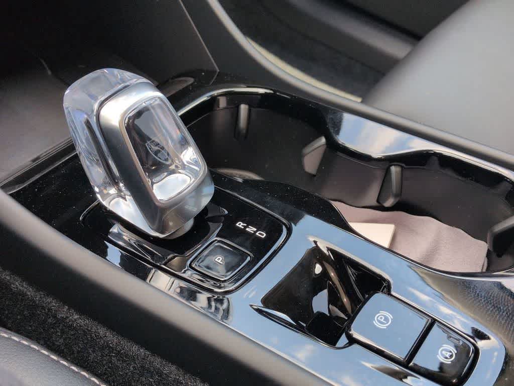 Thumbnail: 2026 Volvo XC40 - 33
