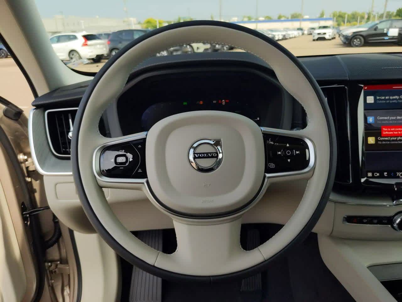 Thumbnail: 2025 Volvo XC60 - 20