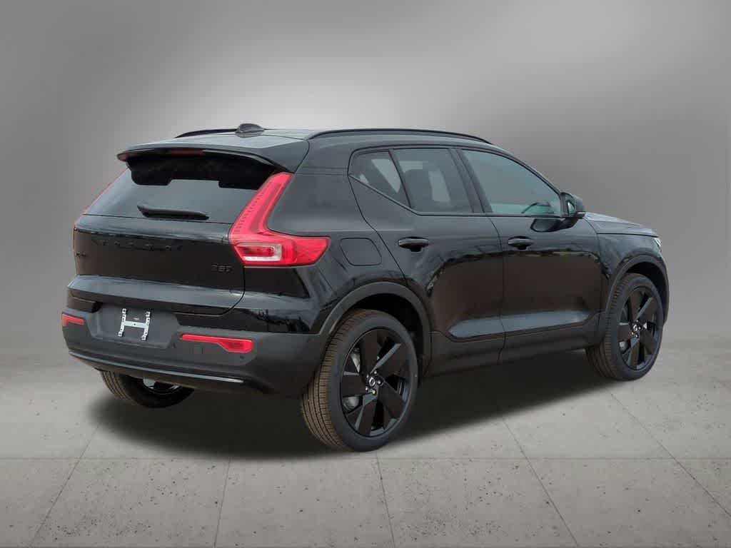 Thumbnail: 2026 Volvo XC40 - 6