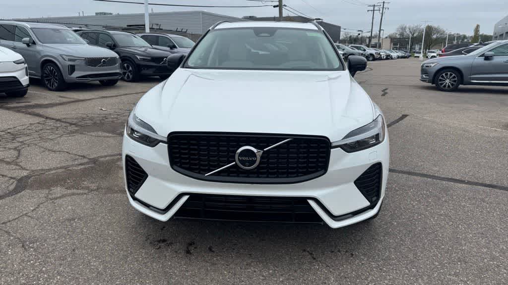 Thumbnail: 2025 Volvo XC60 - 2