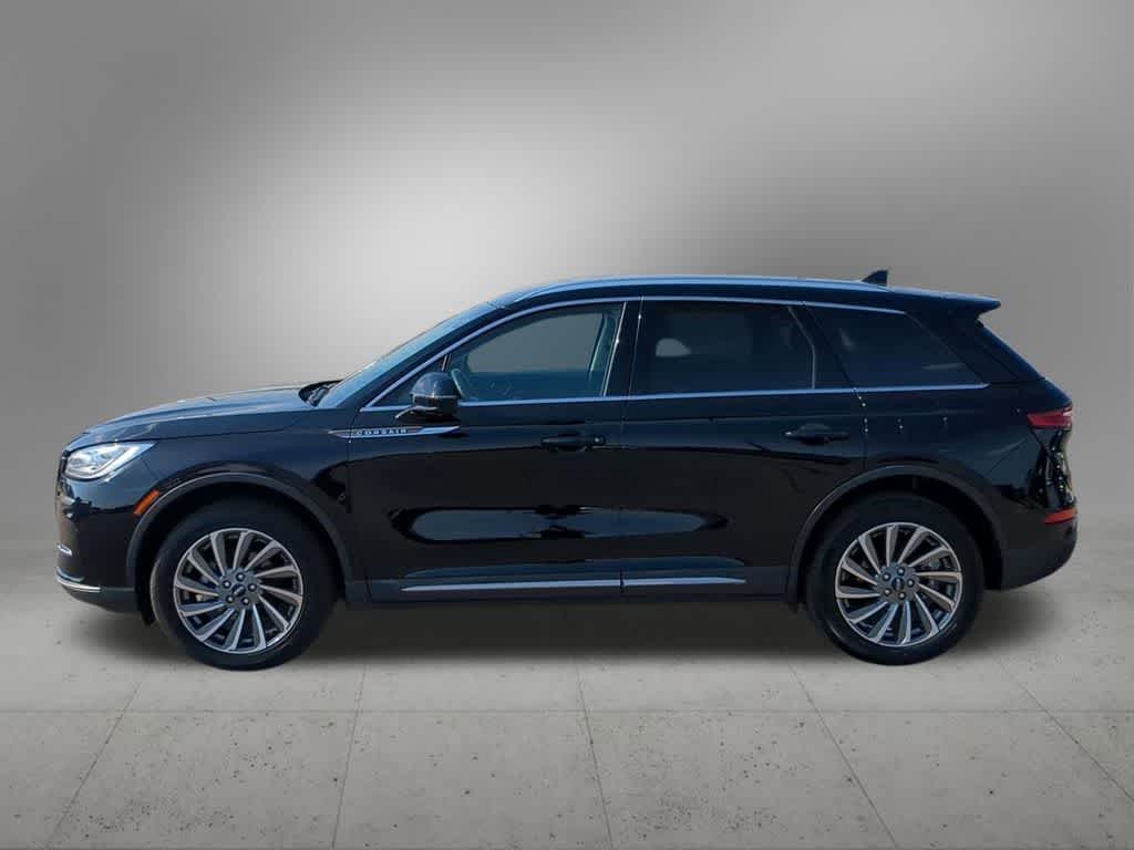 Thumbnail: 2024 Lincoln Corsair - 3