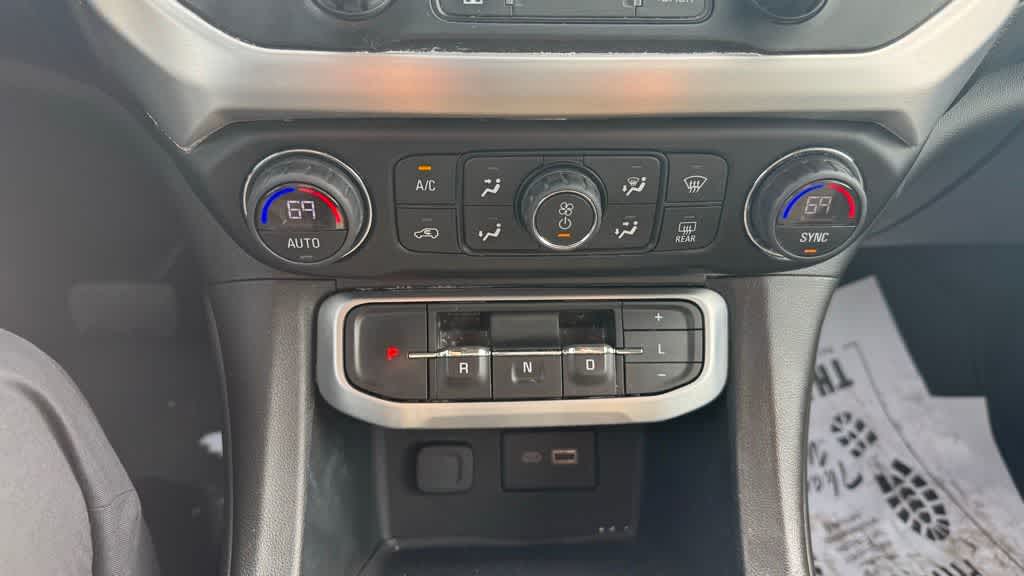 Thumbnail: 2021 GMC Acadia - 19