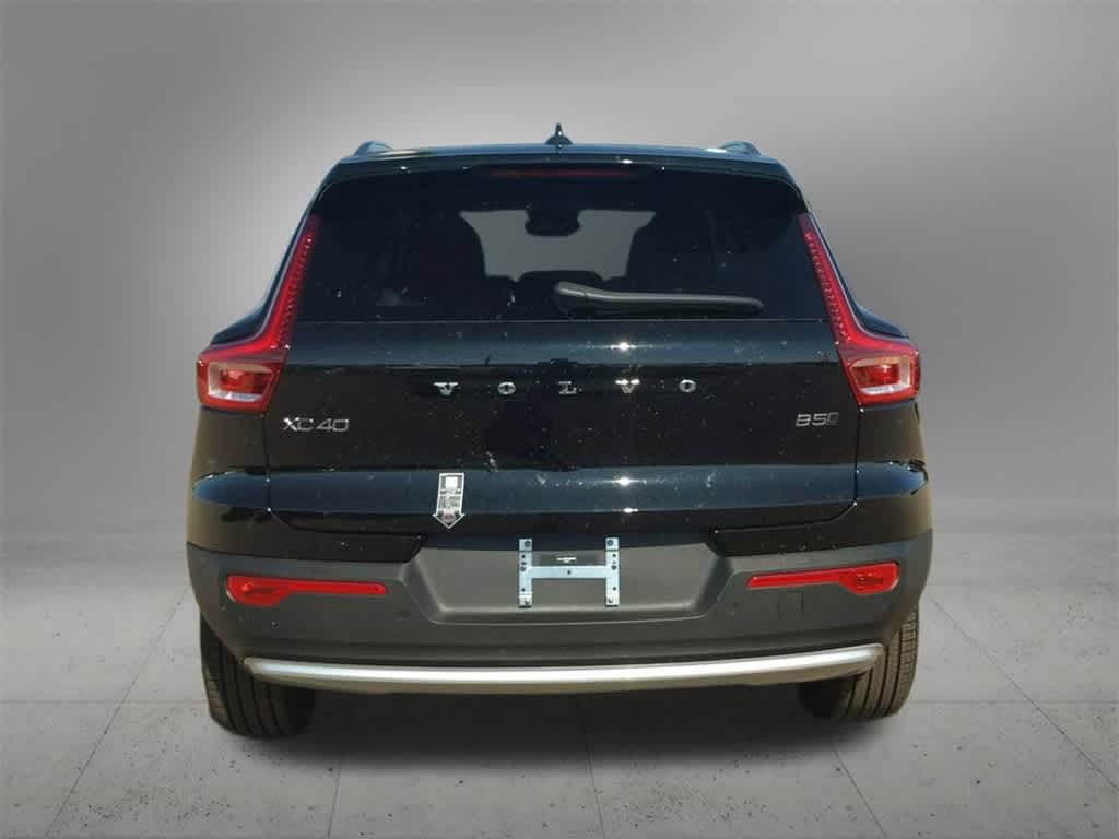 Thumbnail: 2025 Volvo XC40 - 5