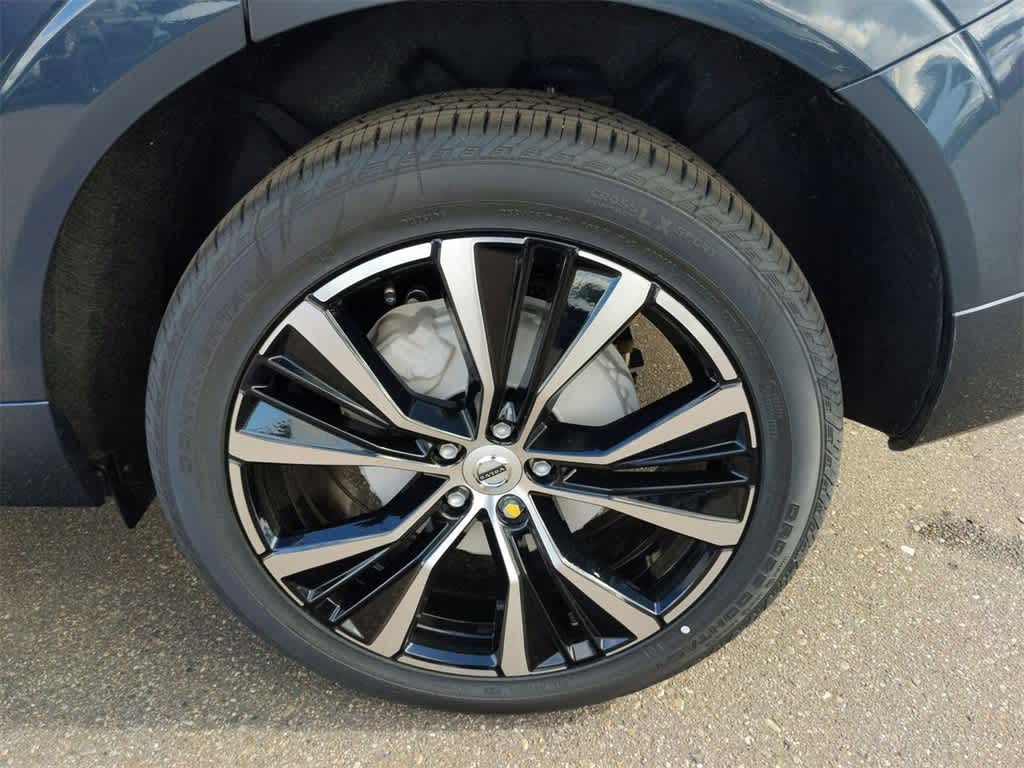 Thumbnail: 2025 Volvo XC60 - 12