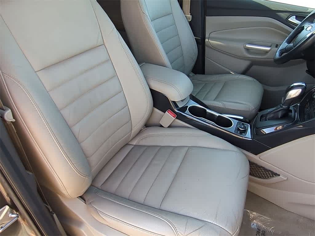 Thumbnail: 2016 Ford Escape - 22