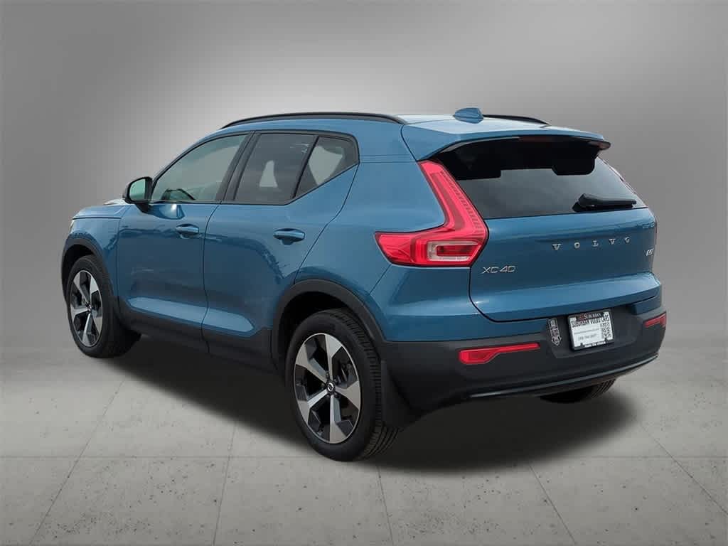 2023 Volvo XC40 AWD Plus photo 4