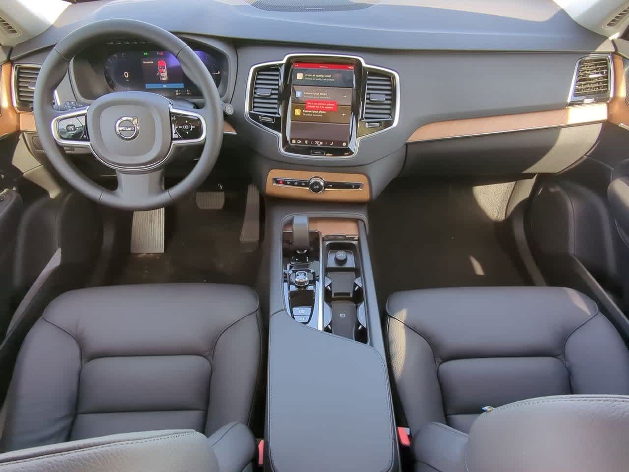 2025 Volvo XC90 T8 Plus 15