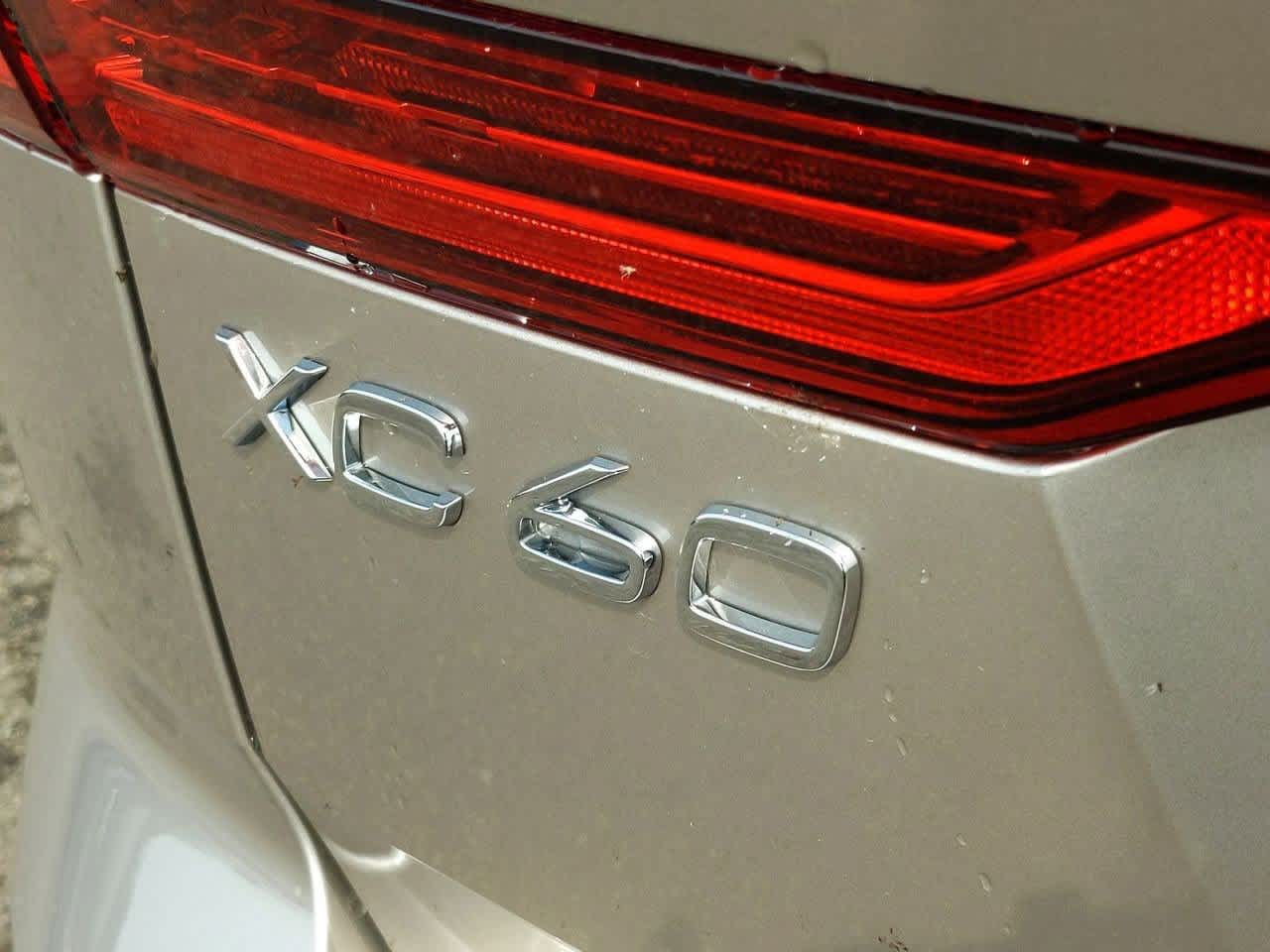Thumbnail: 2025 Volvo XC60 - 11