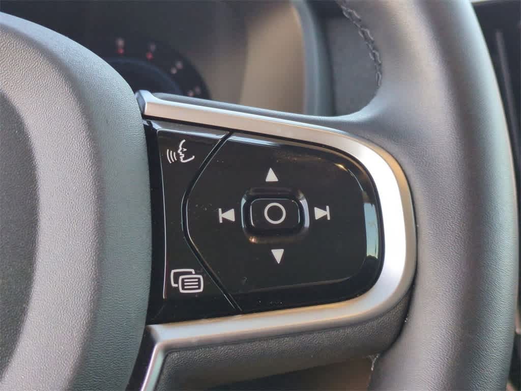 Thumbnail: 2025 Volvo XC90 - 17